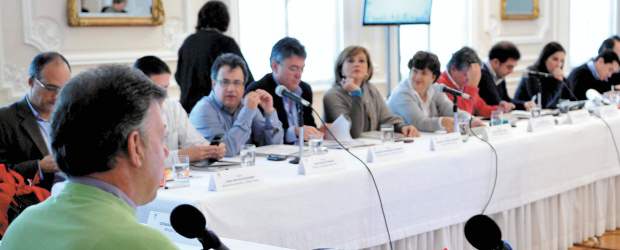 Santos analizó su Gobierno durante 2011 y el proyecto 2012 | Colprensa | “Seguimos en nuestro III Taller de Buen Gobierno revisando, con todos los ministros, cumplimiento de metas y proyecciones para 2012”, escribió Santos en Twitter.