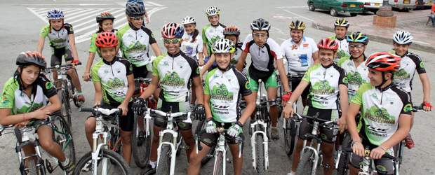 Un Correcaminos conquista Antioquia | Julio César Herrera | Los jóvenes que hacen parte del programa competitivo entrenan todos los días por las calles de El Retiro. Participan de muchas de las competencias ciclísticas que hay en el departamento.