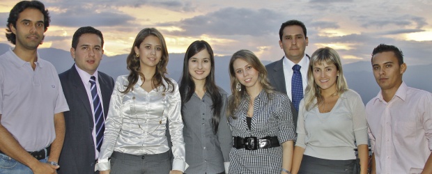 Jóvenes empresarios: 'mejor crear trabajo, que buscarlo' | David Sánchez | Algunos de los emprendedores que estuvieron en la reunión de Proantioquia (de izquierda a derecha), Santiago Sánchez (Cuatrósfera), Juan Esteban Muñoz (Portalio Verde), Juliana Zapata, Natalia Ramírez, Angélica Zapata (Naprot), Alejandro Zapata (Portafolio Verde), Marcela Arango (MAD) y David Flórez (Ecology Rubber).