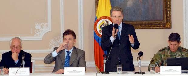Sigue sonajero en equipo económico | Archivo | El presidente electo, Juan Manuel Santos, ha sostenido reuniones de empalme con el Presidente Uribe y sigue en la designación de su equipo.
