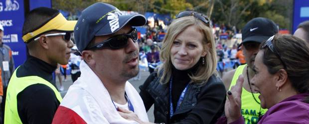 Edison Peña, el minero atleta, correrá la Maratón de Tokio | Reuters | Edison Peña estuvo presente el año pasado en la Maratón de Nueva York.
