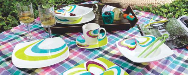 El mundo y la moda, a la mesa | Blanco y negro, aguamarina, turquesa, verde, amarillo y rojo son colores que, como en la moda, también se lucen en la mesa. La vuelven actual y divertida.