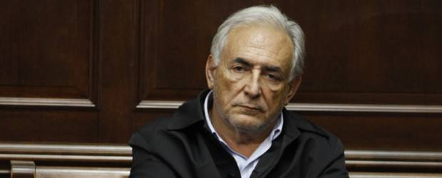 Dominique Strauss-Kahn pasó de los lujos a una pequeña celda | AP | El director gerente del FMI, Dominique Strauss-Kahn, podría peder su carrera aunque lograra demostrar su inocencia en esta acusación.