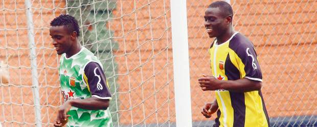 Pepe Mosquera juega su final adelantada | Hernán Vanegas | Jonny Mosquera ha sido titular mientras las concentraciones a la Selección permitieron.