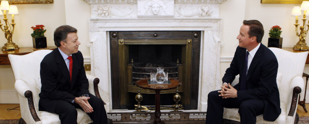 Presidente electo discutió temas de derechos humanos con el Primer ministro británico | AP | En una escueta declaración, tras su entrevista con Cameron, el presidente electo destacó que Colombia está progresando en el tema de derechos humanos.