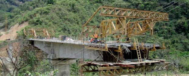 Futuro de Antioquia, más que megaobras | Archivo | Al tiempo que avanzan obras iniciales en vías de la central hidroeléctrica de Ituango, está en marcha un plan de manejo ambiental y social que comprenderá mejores condiciones de salud, educación y vías en el norte de Antioquia.