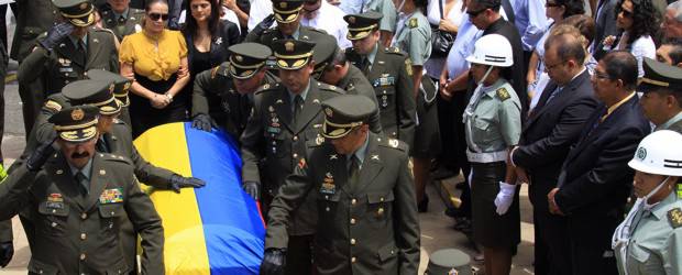 Mayor Jaimes será recordado como un héroe | Henry Agudelo | El sepelio del mayor Félix Jaimes se realizó en Campos de paz.
