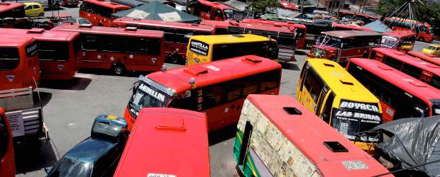 Se levantó paro de transporte en la comuna 6 | Donaldo Zuluaga | Varias rutas, tras el asesinato de un conductor, iniciaron un cese de actividades, que afectó a los habitantes de los barrios Miramar, Kennedy, 12 de octubre, Picacho y París.
