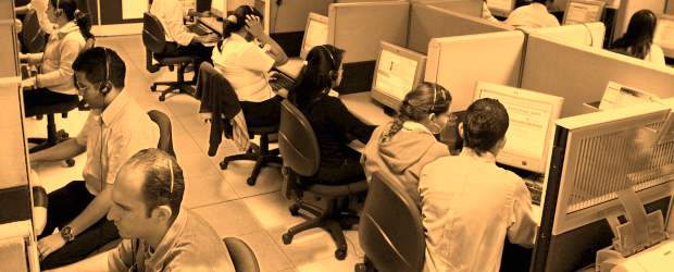 Emtelco, un nuevo aliado de Comfama | Julio César Herrera | El 'call center' donde se concentrará la atención a los afiliados de Comfama, generará unos 150 puestos directos de trabajo, aproximadamente. La idea es ofrecer toda la información concentrada de los distintos servicios de la Caja.