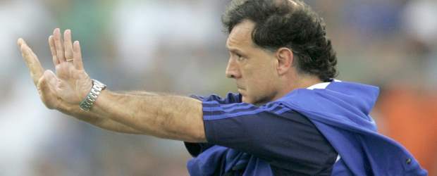 Impuestos, un tema que tiene pensando a Martino | Archivo | Gerardo Tata Martino deberá definir esta semana, en su segundo acercamiento, su vinculación a la Selección de Colombia. Algunos directivos aseguran tener un plan B, pero se desconoce.
