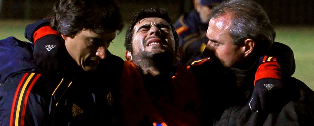 Descartada lesión grave de Raúl Albiol | Reuters | Albiol tuvo que abandonar el entrenamiento vespertino de la selección española en el campo de la Universidad del Noroeste.