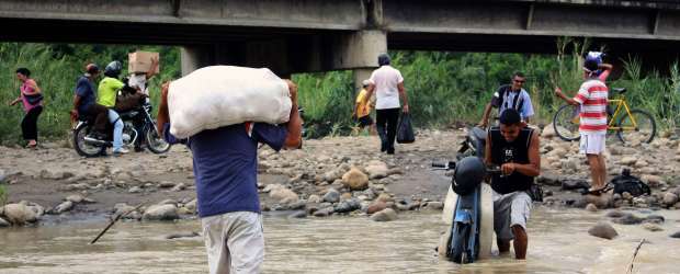 Robinson Sáenz, Cúcuta | La inestabilidad política minó la confianza de los inversionistas colombianos que salieron del mercado venezolano. Los más afectados siguen siendo los habitantes de la zona de frontera en Cúcuta, ciudad que mantiene un comercio dinámico con el país vecino.