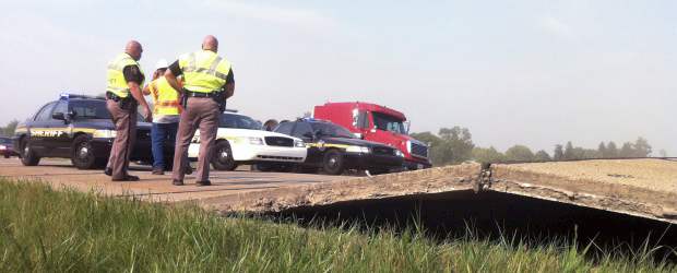 Ola de calor en Estados Unidos deja cinco muertos | AP | El calor fue tan intenso en el suroeste de Michigan que se onduló el pavimento de una carretera interestatal.