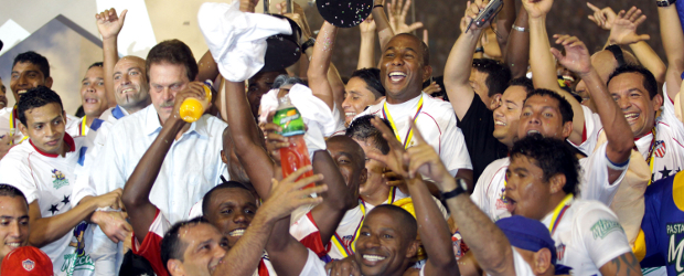 El título en el torneo Apertura del fútbol local y clasificarlo a la Copa Libertadores de 2011 no le alcanzó al estratega colombiano para conservar el timón. | El título en el torneo Apertura del fútbol local y clasificarlo a la Copa Libertadores de 2011 no le alcanzó al estratega colombiano para conservar el timón.