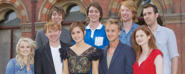 El prom de Hogwarts | AP | El elenco y el equipo técnico de las películas de Harry Potter se despidió de sus personajes en vísperas del estreno mundial del último filme de aventuras mágicas.