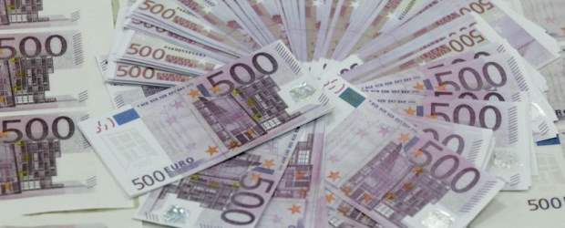 El euro cumple diez años ante una enorme crisis de confianza | Archivo
