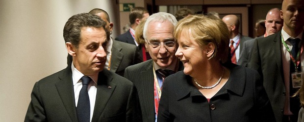 La Unión Europea inició una cita clave en busca de una solución a la crisis | Reuters | La canciller alemana, Angela Merkel, y el presidente francés, Nicolas Sarkozy, no se habían sumado todavía a los demás dirigentes cuando empezaba la cena, según fuentes diplomáticas.