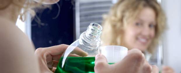 Un enjuague bucal de Oral B será retirado del mercado | Shutterstock | El Invima señaló que ya la empresa comprometida empezó a retirar del mercado el enjuague bucal comprometido con la salud de las personas.