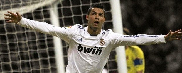 Mourinho se declaró víctima de una campaña y defendió el modelo "Cristiano" | Reuters | El técnico José Mourinho considera que su compatriota Cristiano Ronaldo es la pieza clave en el esquema de juego del Real Madrid.