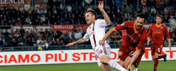 Antonio Cassano fue operado con éxito | Archivo | El delantero del Milan salió bien de la cirugía a la que se sometió, debido a una malformación en el corazón.