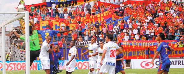 En tablas quedó la primera final del Torneo Postobón | Colprensa | El ganador de esta serie se enfrentará a Patriotas por un cupo directo a la Liga Postobón de 2012.