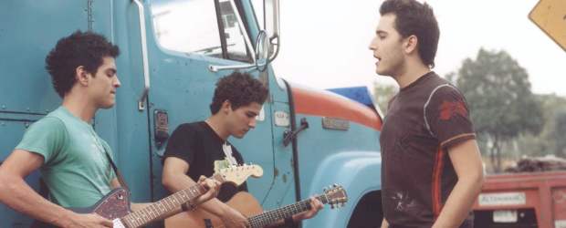 Reik se atreve con peligro electrónico | Archivo | El trío mexicano Reik, que presentó ayer su trabajo discográfico Peligro , colaboró junto al rockero argentino Miguel Mateos para su más reciente producción en la canción Obsesión.