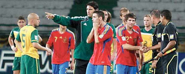Físico y potencia marcan terreno | Colprensa| España, con la base de las menores del Barcelona, es uno de los equipos más elogiados en el Mundial juvenil, cuyo título ya ganó en 1999. Los ibéricos, al lado de Colombia y Nigeria, fueron los únicos que ganaron los tres partidos de la primera fase del campeonato que tendrá sus octavos a partir de mañana.