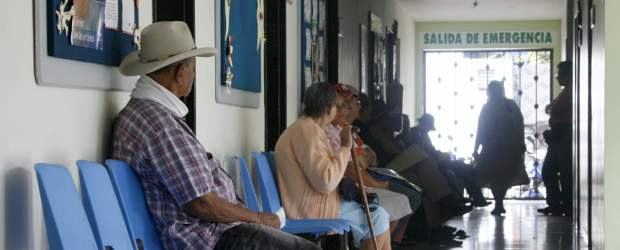Gobierno reconoce fallas en manejo de la salud |