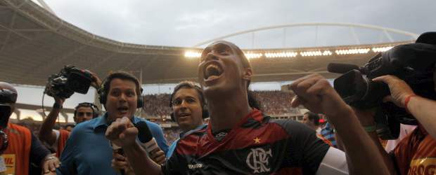 Duelo Corinthians-Flamengo acapara la atención en Brasil | Archivo | Ronaldinho volverá a la formación del Flamengo luego de jugar con la selección de Brasil un amistoso.