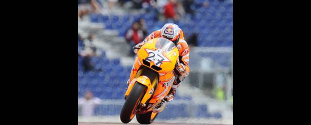 En Mundial de MotoGP, Casey Stoner aumenta su ventaja con una contundente victoria | Reuters | Stoner se puso líder antes de la conclusión del primer giro y ya no abandonó esa posición hasta la bajada de la bandera de cuadros.