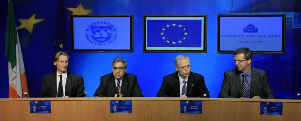 Los gobiernos de la Unión Europea aprobaron este domingo un rescate de emergencia para Irlanda de 85.000 millones de euros. | AP | Los gobiernos entregarán 85.000 millones de euros para que enfrente la crisis bancaria.