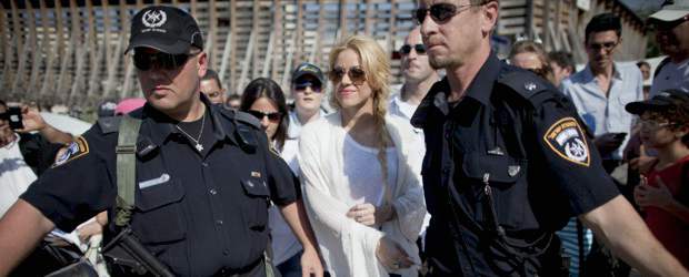 Shakirá y Piqué causan sensación en Jerusalén | AP | Shakirá y Piqué visitan Jerusalén.