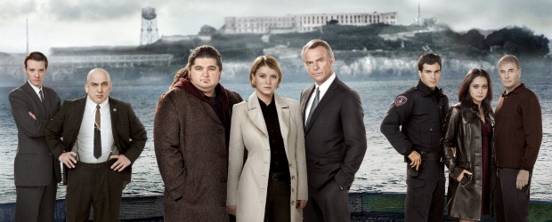 Colprensa - Cortesía Warner Channel | Sam Neill, Sarah Jones, Jorge García, Robert Forster y Parminder Nagra encabezan el elenco de esta producción cargada de suspenso, misterio y acción.