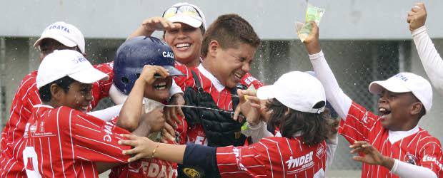 Marineros conquistó otra vez el Babybéisbol | Róbinson Sáenz | Los niños de Marineros celebran el triunfo.
