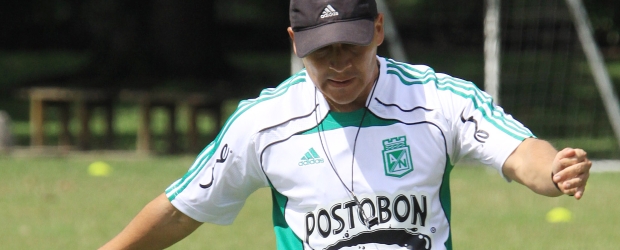 Santa se queda al frente de Nacional | Róbinson Sáenz | Santa realizó un curso de técnico en la AFA y en varias oportunidades ha sido técnico interino del equipo principal, en la última oportunidad después de la salida del hispano-argentino Ramón Cabrero.