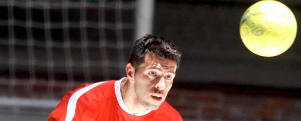 Definida primera fecha de la Copa Postobón de microfútbol | Archivo | John Jairo Pinilla, figura de Colombia en el pasado Mundial de fútbol de salón, será una de las atracciones del torneo y jugará con Independiente Santander.