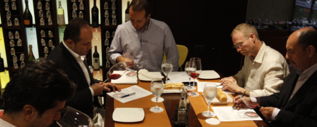 Vino paisa, Bravo se salió con la suya | David Sánchez | El exceso de alcohol es perjudicial para la salud. Prohibido el expendio de bebidas embriagantes a menores de edad y mujeres embarazadas.