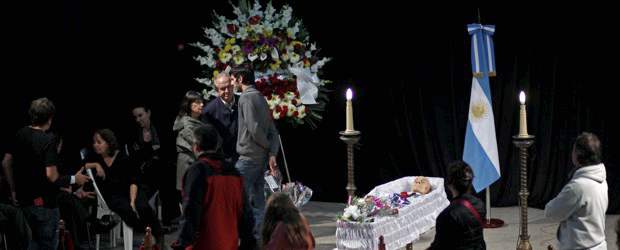 Ernesto Sábato recibe tributo en Argentina | AP | Cientos de argentinos rindieron tributo al escritor Ernesto Sábato.