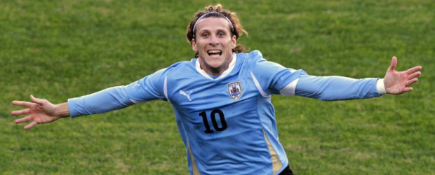 Suramérica promete dura pelea para llegar al Mundial | Reuters | Uruguay, con dos goles de Diego Forlán y uno de Luis Suárez, se alzó con el título de la Copa América 2011 que se disputó en Argentina, tras superar por 3-0 a Paraguay en la final.