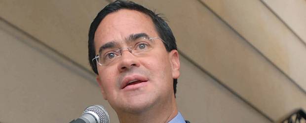 "El proyecto hotelero en el Parque Tayrona está muerto", dijo el ministro del Medio Ambiente, Frank Pearl. | "El proyecto hotelero en el Parque Tayrona está muerto", dijo el ministro del Medio Ambiente, Frank Pearl.