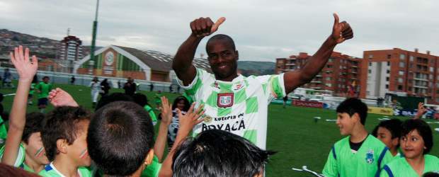 Boyacá Chicó dejó en el sótano al Cali | Colprensa | El defensa Ever "Chaca" Palacios le dijo adiós al fútbol profesional en el juego entre Chicó y Cali.