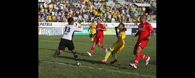 América rompió "maleficio" en Neiva | Colprensa | Huila cayó de loal ante el América de Cali.