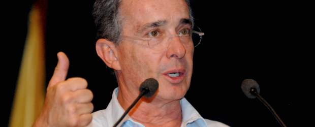 Cancelada la marcha contra procesos en caso AIS | Archivo | El expresidente Álvaro Uribe dijo este miércoles que de "corazón" respaldaba la movilización.