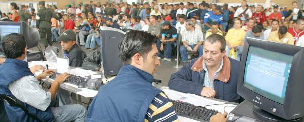 Policía, lista para el pasado judicial | Archivo | A partir del 30 de enero el certificado del DAS lo entregará la Policía.