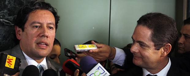 Vargas Lleras se reunió con el presidente de la Corte Constitucional | Colprensa | El presidente de la Corte Constitucional, magistrado Mauricio González, recibió la reunión con Vargas Lleras como un encuentro de mucha importancia, además de ser satisfactoria.
