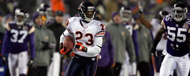 Los Bears se convirtieron en los primeros campeones de división | Reuters | El receptor abierto Devin Hester se convirtió en el símbolo de la victoria de los Bears por 14-40 ante los Vikings.
