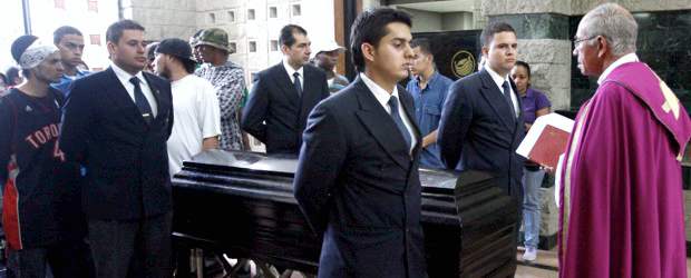 ESK-lones despidió a su amigo entre rimas de rap | Jaime Pérez | Los jóvenes de ESK-lones, grupo de rap de la comuna 13, ya han tenido que despedir a dos de sus integrantes asesinados en los últimos siete meses.