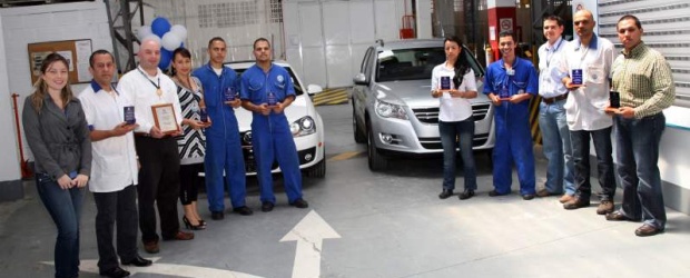 El servicio, la tecnología y los estándares de atención a los clientes y los procesos con los vehículos fueron la base del éxito para este concesionario. | José Alejandro Pérez M. | Directivos del Grupo Automontaña y técnicos de Germania Motors recibieron las distinciones del reconocimiento hecho por Volkswagen al concesionario.