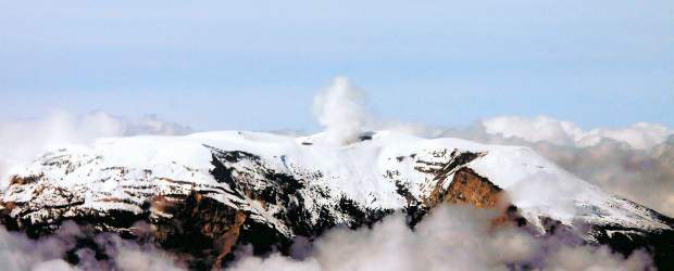 Ideam, clave en educación ambiental | Donaldo Zuluaga | Según los reportes del Ideam, los nevados nacionales están desapareciendo a una tasa del 3 por ciento al año. En la foto, un aspecto de la pérdida de las nieves que ha sufrido el Nevado del Ruiz.