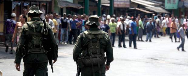 Inició desalojo de predios ocupados ilegalmente | Archivo | Versiones señalan que los campesinos comenzaron a llegar a los predios desde el lunes, pero se establecieron paulatinamente. Fuentes oficiales confirmaron que inicialmente el alcalde de Apartadó, Osvaldo Cuadrado Simanca, buscó un primer acercamiento con los labriegos, pero no se llegó a ningún acuerdo.